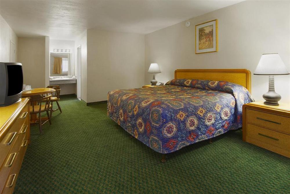 Red Roof Motel 2*